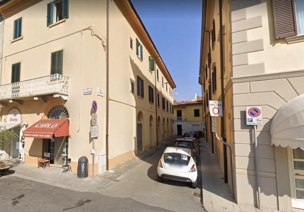 Grande Appartamento In Centro Pontedera Exterior foto
